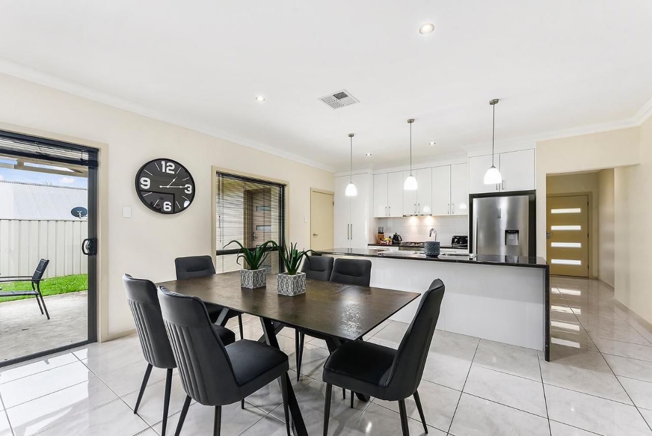 Accommodation On Lansell 1 Being Unit 1 Of 6 Lansell Street Mount Gambier Exterior foto